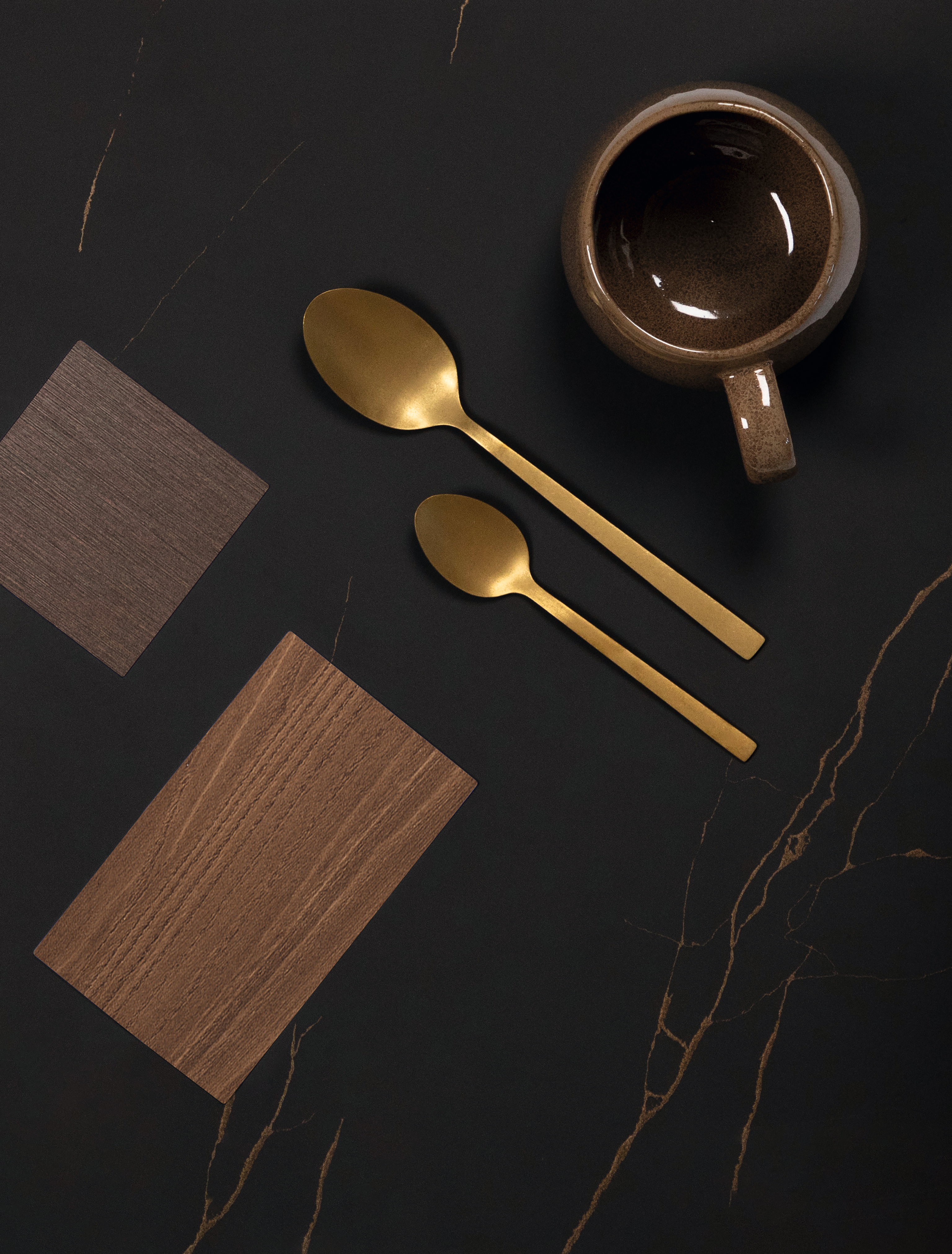 Harmonious combinations in warm tones on F199 PA Black Ambiance Marble