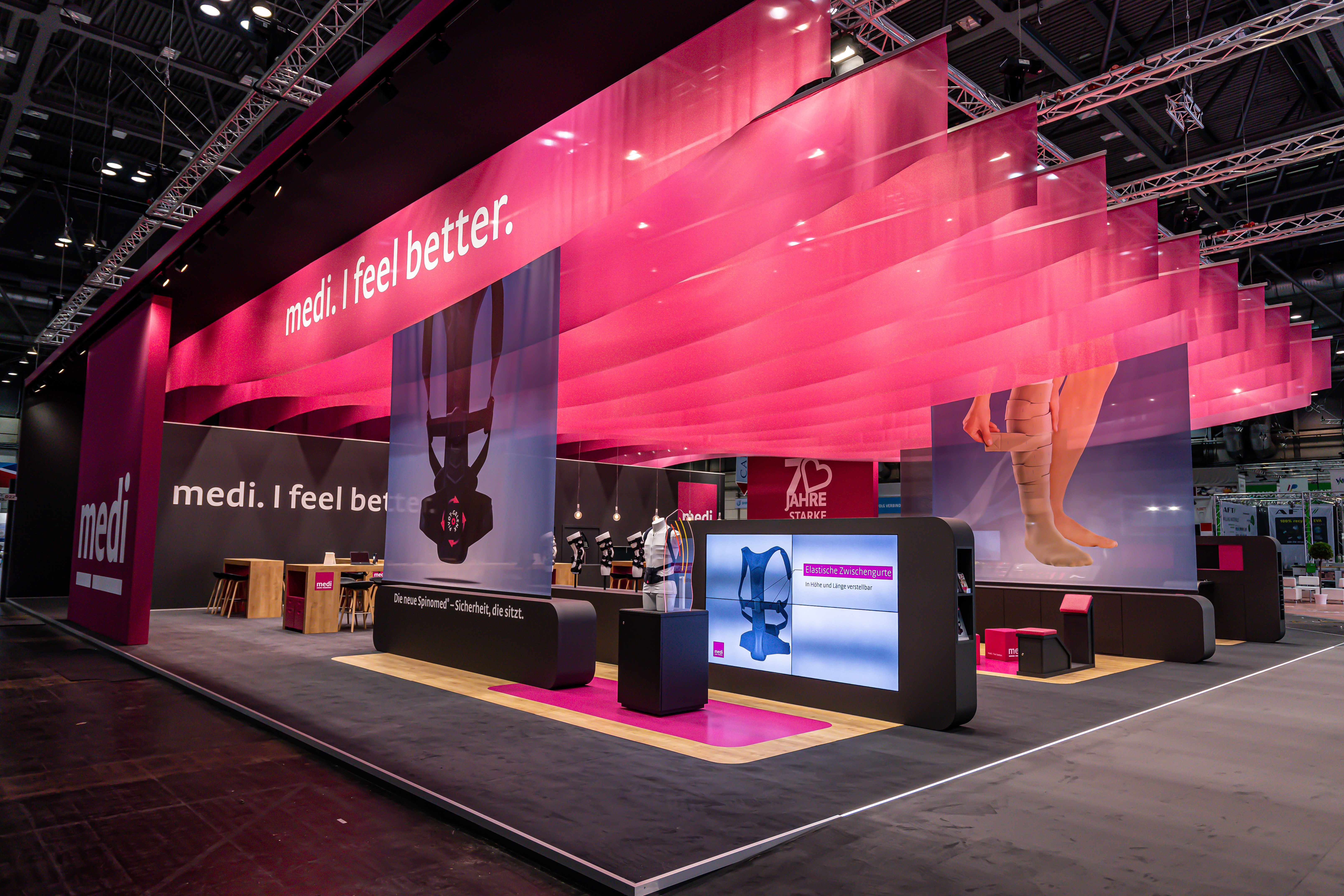 The open-view exhibition stand concept bears the motto "I feel better". 